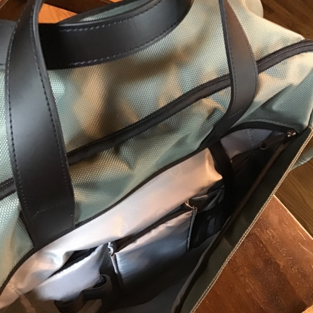 Solgaard Travel Tote - Picture 3 of 7